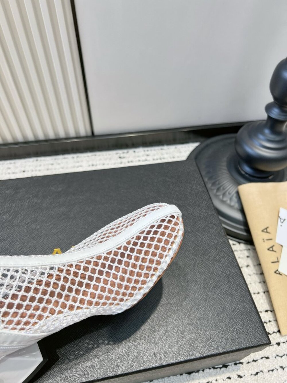 ALAÏA Fishnet cool boots - Picture 9 of 9